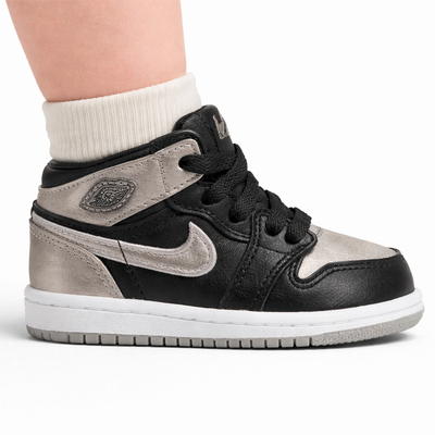 Jordan 1 Retro High OG grises para niños pequeños, FD5305 010