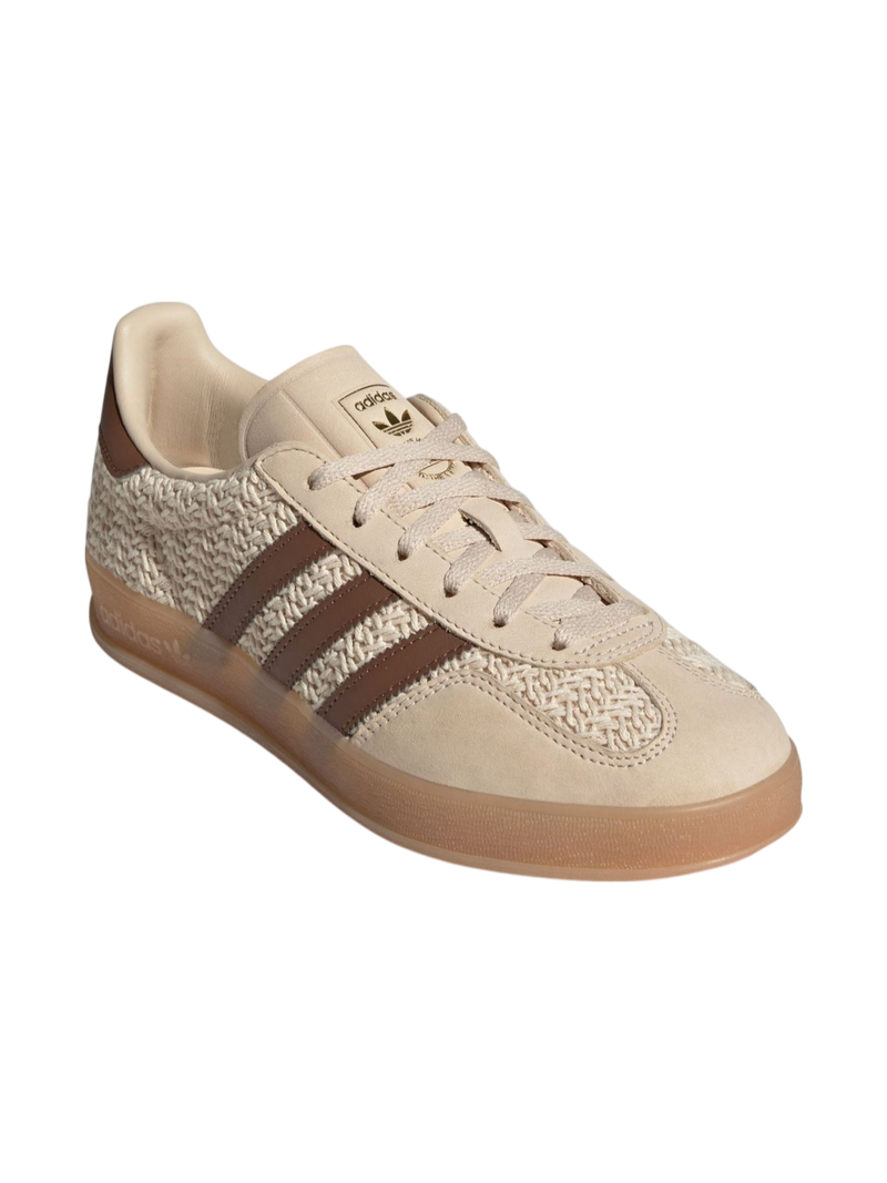 Zapatillas de interior Adidas Originals Strata Gazelle para mujer, color tostado/arena, JS1418